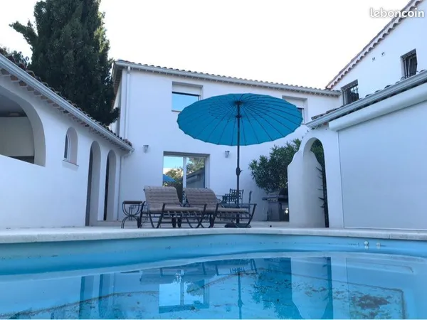 SAINT-RAPHAËL - ENSEMBLE IMMOBILIER ATYPIQUE DE 285 m² À DEUX PAS DU LITTORAL