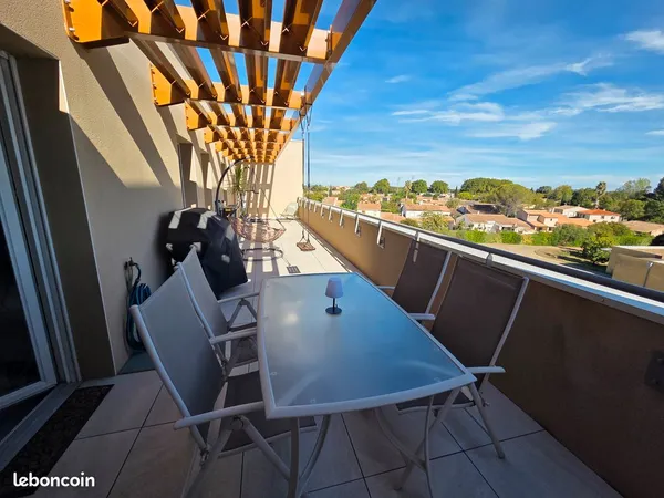Appartement T4 avec grande terrasse et vue dégagée