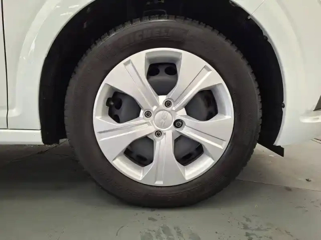 Dacia Sandero sce 65 — photo 17
