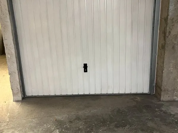 Location garage/box fermé