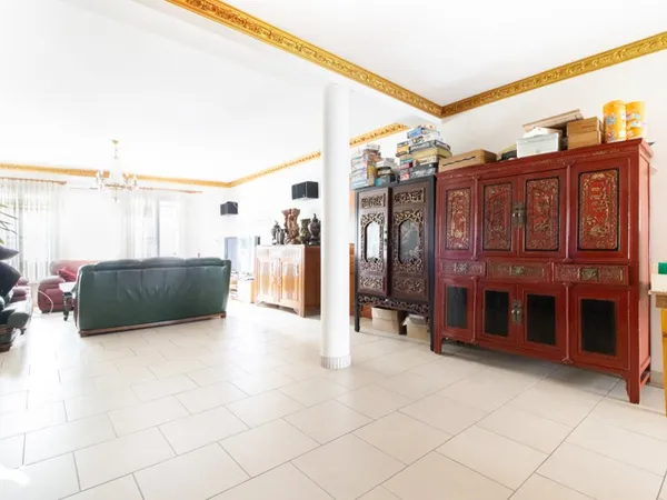 Appartement 7 pièces 205 m²