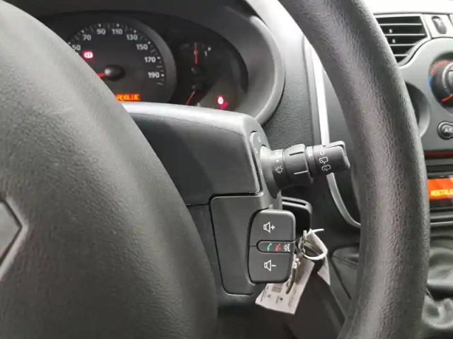 Renault Kangoo blue dci 80 — photo 29