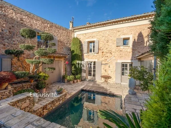 A Vendre Maison De Hameau Du 19E Siecle Renovee Avec Jardin Et Piscine Gargas Luberon Provence