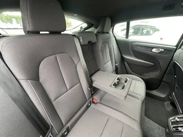 Volvo C40 recharge extended range 252 ch 1edt — photo 21
