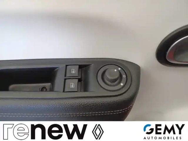 Renault Twingo iii e-tech — photo 27