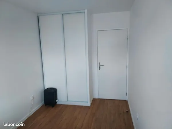 Collocation, 1 chambre de disponible