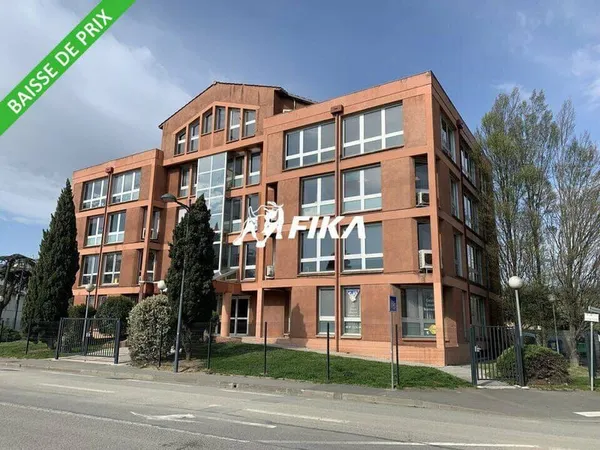 Bureau 247 m²