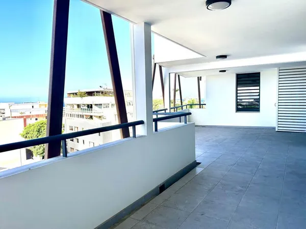 APT T4 récent ST DENIS proche centre