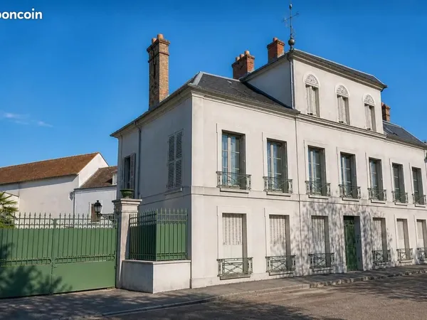 Maison 14 pièces 376 m²