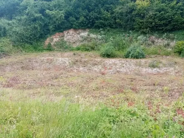 Terrain 640 m²