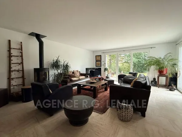 Maison 7 pièces 187 m²
