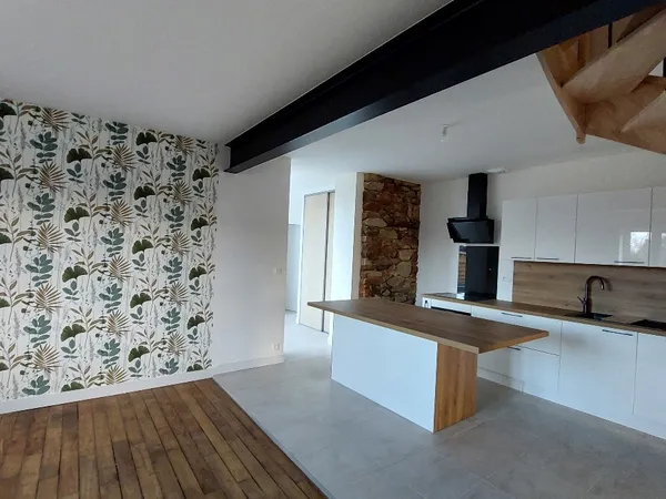 Maison de bourg rénovée - Emplacement rare, à deux pas des commerces et services