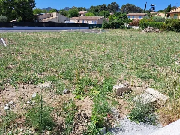 Terrain 365 m²
