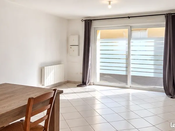 Maison en pierre de 93 m² - Paillet (33550) - 139 900