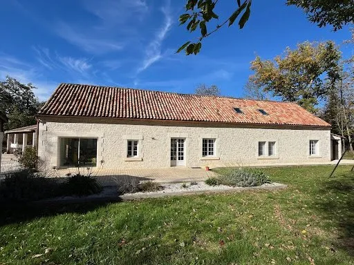 Maison 7 pièces 261 m²