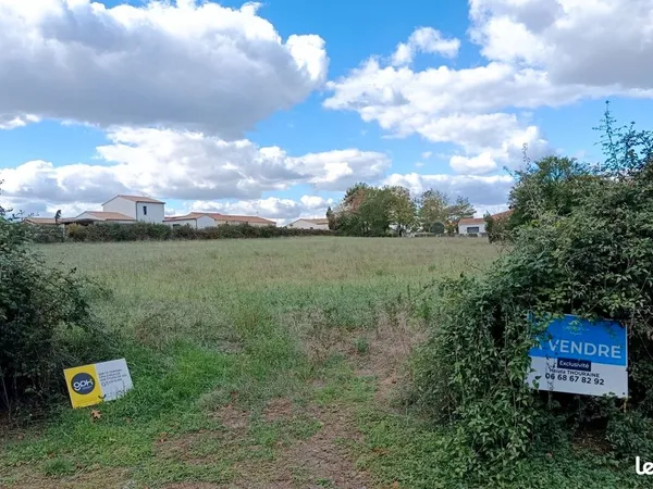 Terrain 4 666 m² Saint Martin De Saint Maixent
