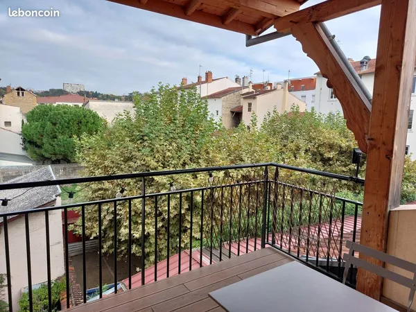 Lyon 9e - Valmy - Duplex meublé 3 pièces de 51,21 m² habitables / 66,21 m² au sol avec terrasse de 8