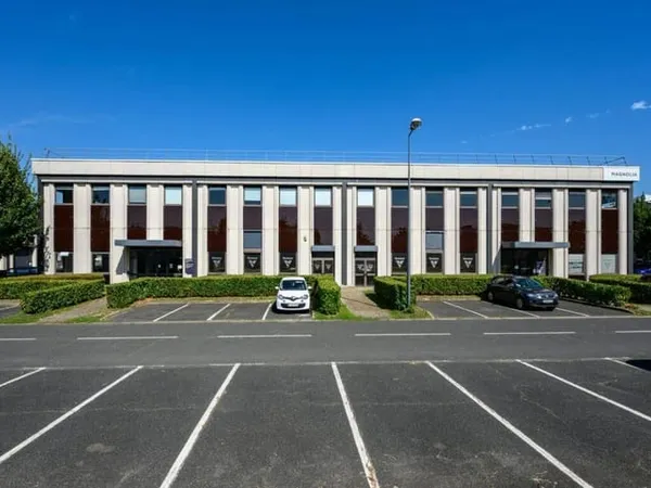 Local d'activité 389 m²