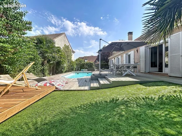 Maison 5 chambres, garage double cave et piscine 225m² au sol et 159,1m² habitable