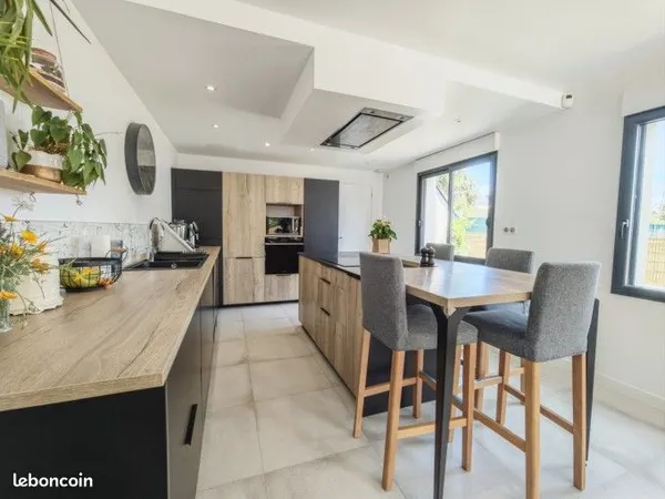 Maison 6 pièces 145 m²