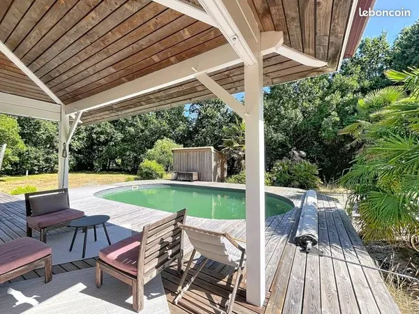 Maison 8 pièces 217 m²