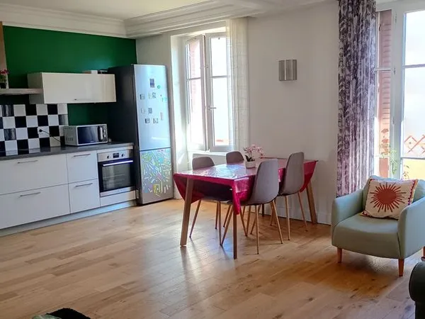 Appartement 4 pièces lumineux à charpennes