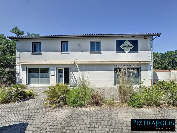 Bâtiment commercial ou de bureaux à Craponne de 430m²