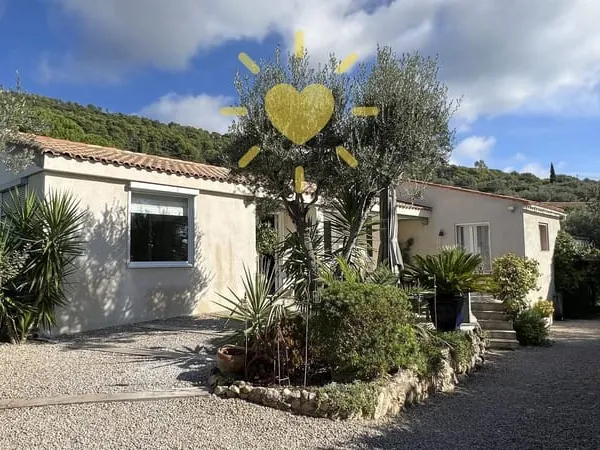 CLAVIERS : Charmante villa de 85 m² à pied du village avec jacuzzi