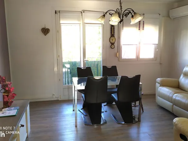 Appartement lumineux. 5 pièces. 79 m2. Etage 3