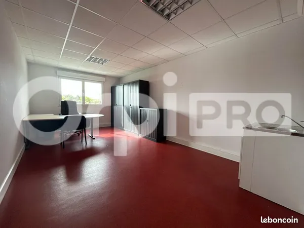 Bureau 30 m²