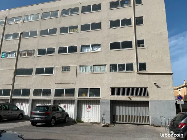 Location garage / box sain - Canet-Plage