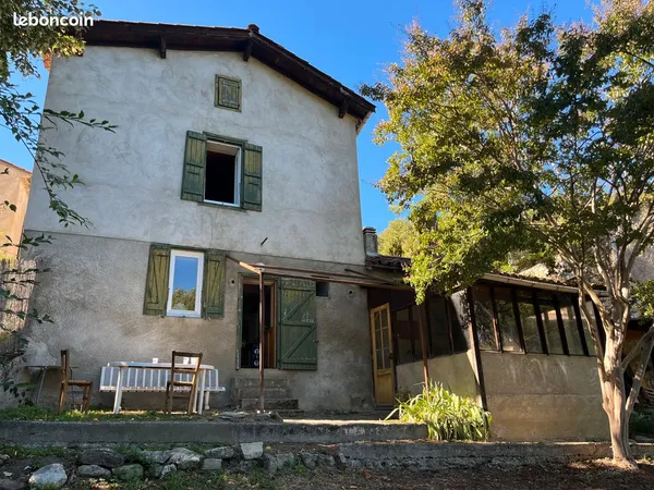 Maison avec vue sur la vallée