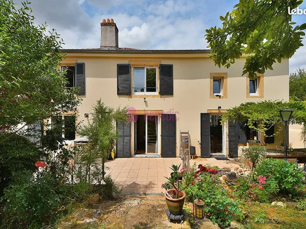 Maison 9 pièces 298 m²