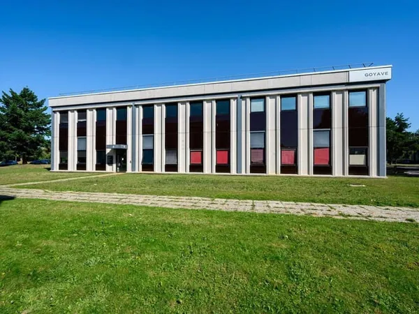 Local d'activité 1163 m²