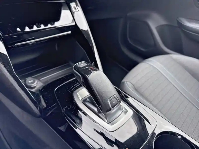 Peugeot 208 puretech 100 s&amp;s eat8 — photo 54