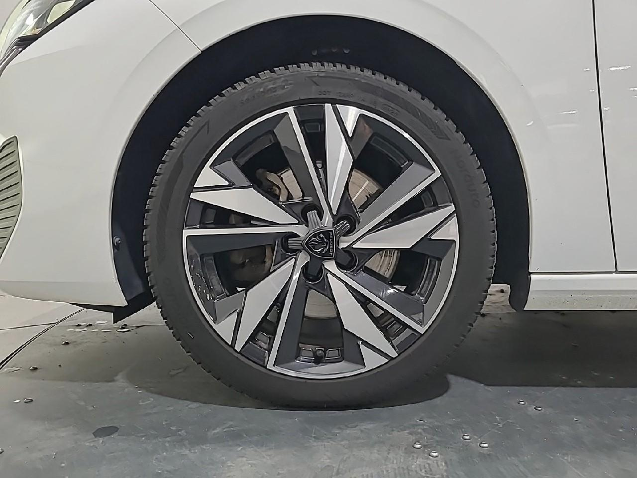 Peugeot 308 sw puretech 130ch s&s eat8 allure — photo 16
