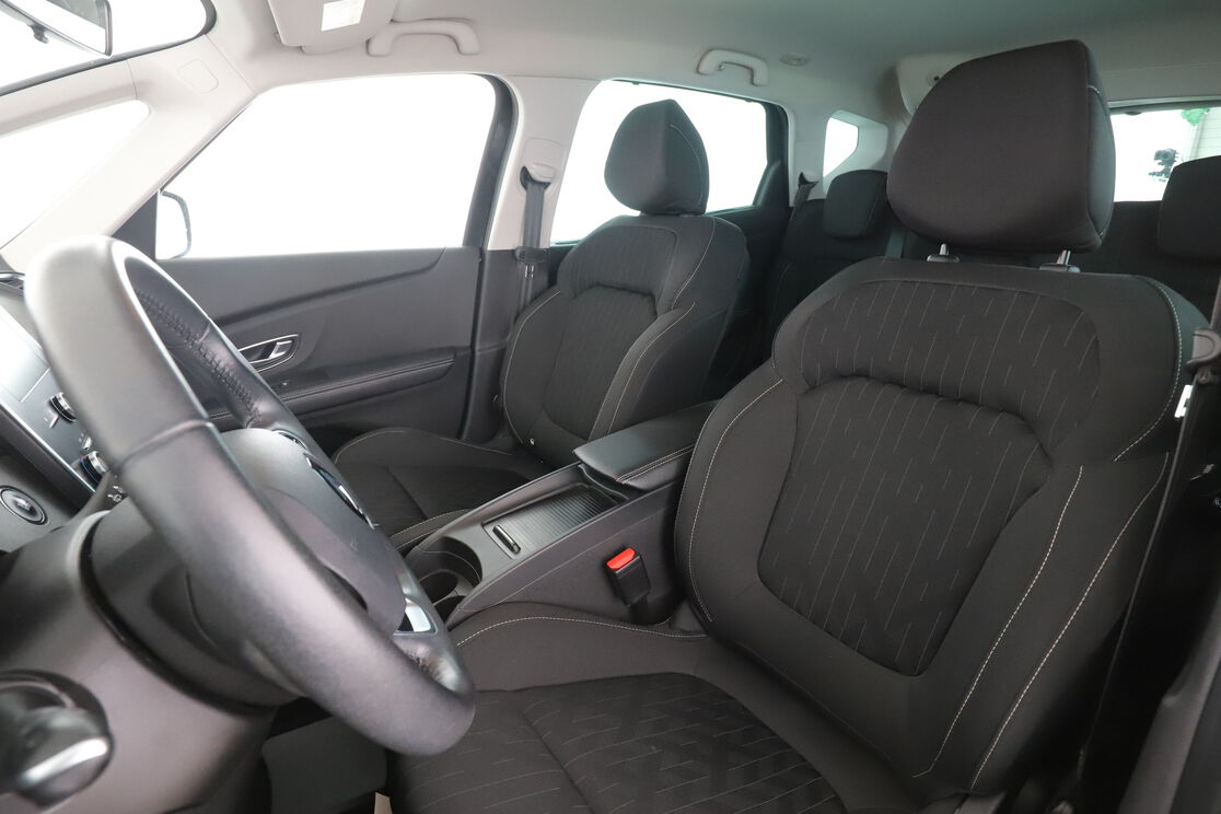 Renault Scenic 1.3 TCe Limited Deluxe — photo 9