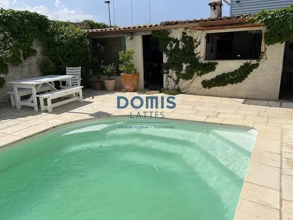 Maison 8 pièces 230 m²