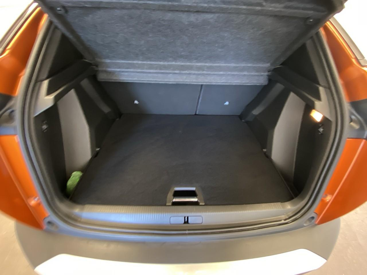 Peugeot 2008 bluehdi 130 s&s eat8 allure pack — photo 6