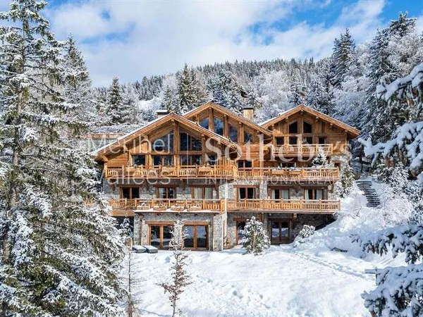 Chalet 12 pièces 900 m²
