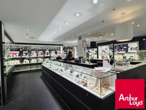 FONDS DE COMMERCE à CEDER