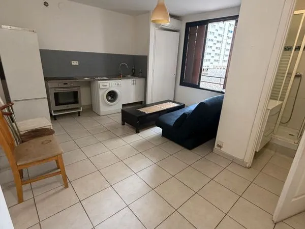 À louer T2 rue de Forbin 13003