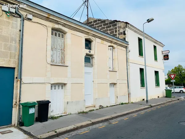 Bordeaux - T2 AVEC JARDIN PRIVATIF