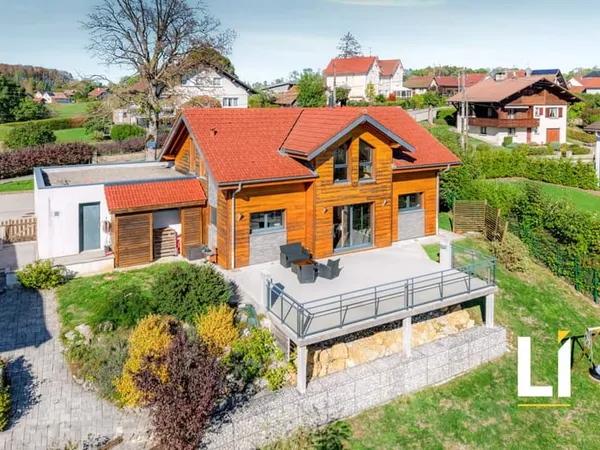 MAISON RÉCENTE AVEC VUE