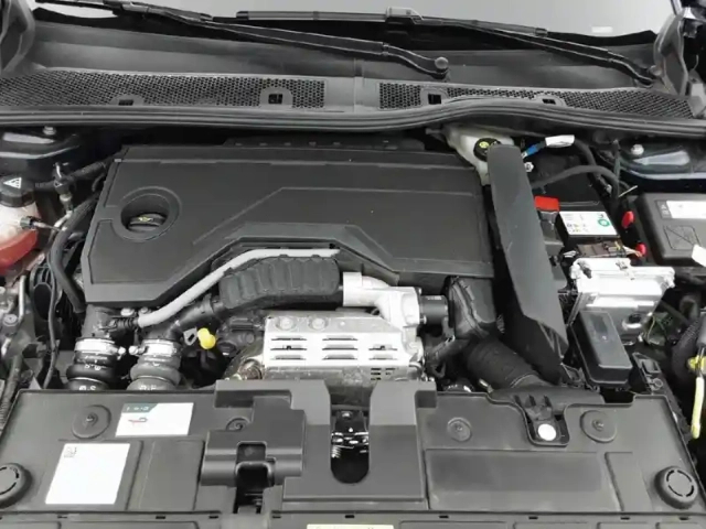 Citroën C4 hybride 136 e-dcs6 — photo 15