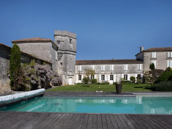 Propriété 8 pièces 304 m²