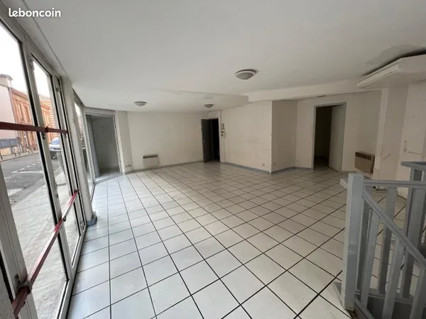 Local bureaux 93 m²