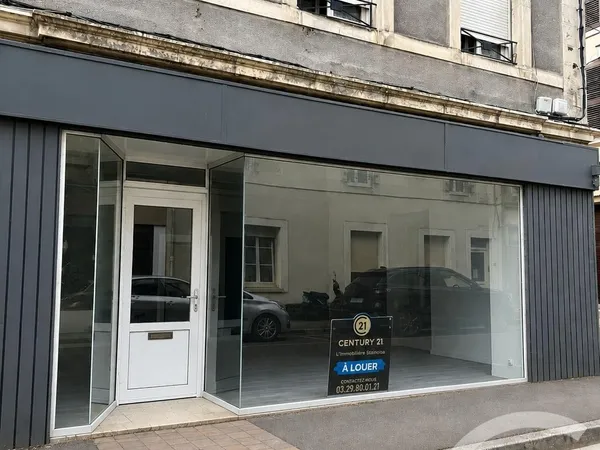 Local 1 pièce 52 m²
