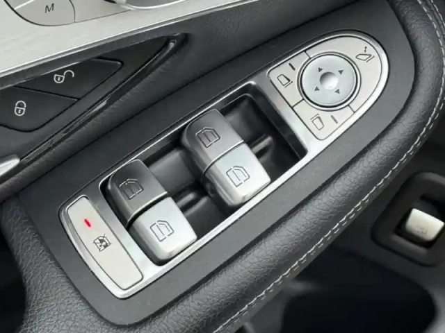 Mercedes Glc 300de 4matic amg line — photo 28