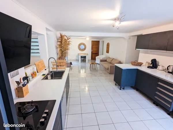 Location T3 saint pierre 70m2 avec extérieur et jacuzzi